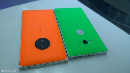 Новые фото-утечки смартфона Nokia Lumia 830